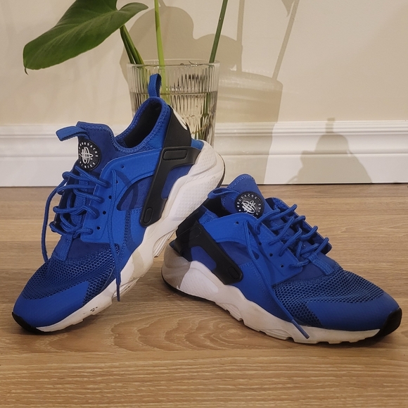 Nike Huracanache Blue Athletic Sneakers - Picture 8 of 10